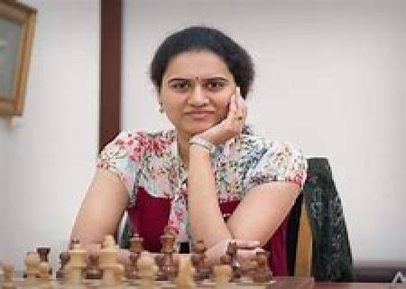 செஸ்   இந்தியாவின் ஹம்பி 5.5 புள்ளிகளுடன் முதலிடத்துக்கு முன்னேறினார்.