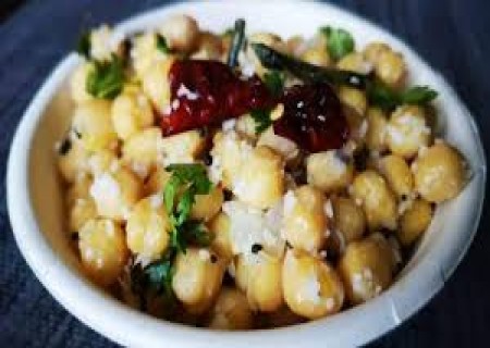 வெள்ளை கொண்டைக்கடலை சுண்டல்.