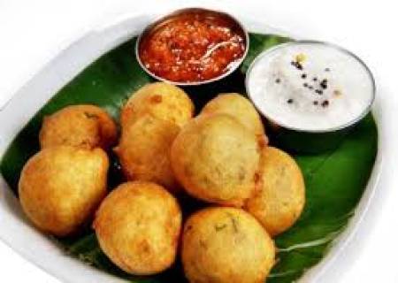உளுந்து போண்டா .