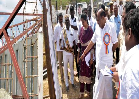 பல்வேறு அரசுத்துறைகள் சார்பில் நடைபெற்றுவரும் பணிகள் குறித்து நேரில் சென்று பார்வையிட்டு கள ஆய்வு .