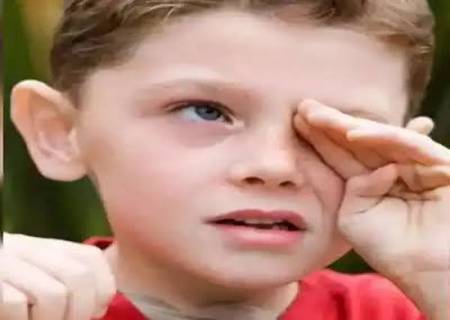 . குழந்தைகளுக்கு செல்போன்: 'கண் உலர்ச்சி' (Dry Eyes) ஆபத்து!