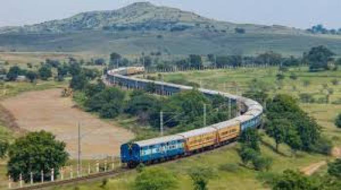 ஹிந்துக்களின் புண்ணிய பூமியான ராமேஸ்வரத்திற்கு ராஜபாளையம் வழியில் நேரடி ரயில்,ராஜபாளையம், தென்காசி, புனலூர், கொல்லம் வழியே திருவனந்தபுரத்திற்கு இரவு நேர ரயிலை இயக்க வேண்டும்.