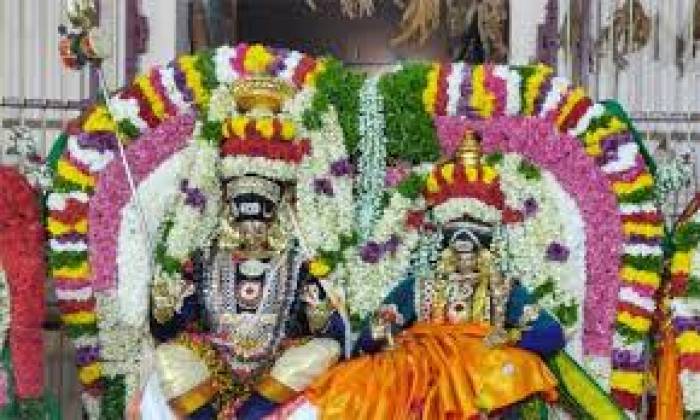 வெங்கடேச பெருமாள் கோயில் லட்சார்ச்சனை விழாவை முன்னிட்டு திருக்கல்யாணம்.