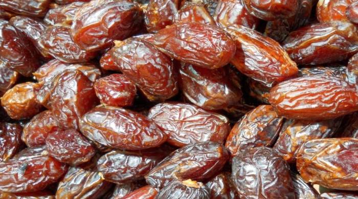 நோய் எதிர்ப்பு சக்தியை அதிகரிக்க உதவும்   பேரிச்சம் பழம்.