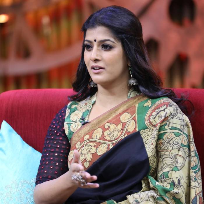 . பிரிட்டிஷ் நடிகர் ஜெர்மி ஐயன்ஸ் உடன் ஹாலிவுட்டில் அறிமுகமாவது எனது கனவு நனவான   தருணம். ஹாலிவுட்டில் அறிமுகமாகிறார் வரலட்சுமி ..