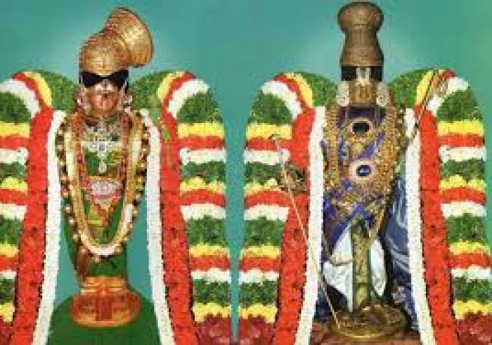 ஸ்ரீவில்லிபுத்தூர் ஆண்டாள் கோவிலில்  ஐப்பசி பவுர்ணமியை முன்னிட்டு ஊஞ்சல் உற்ஸவம் .