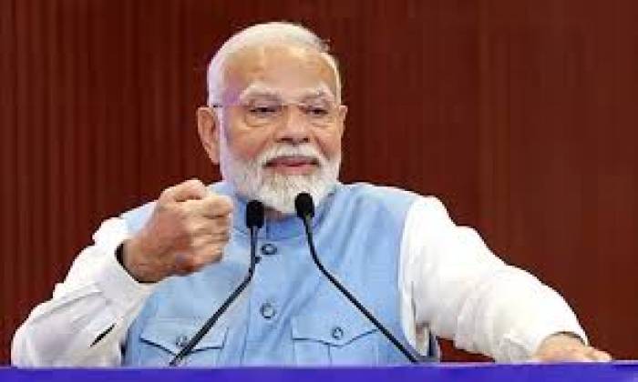 வியக்க வைக்கும் நம் பிரதமர் மோடியின்  சுறுசுறுப்பு .