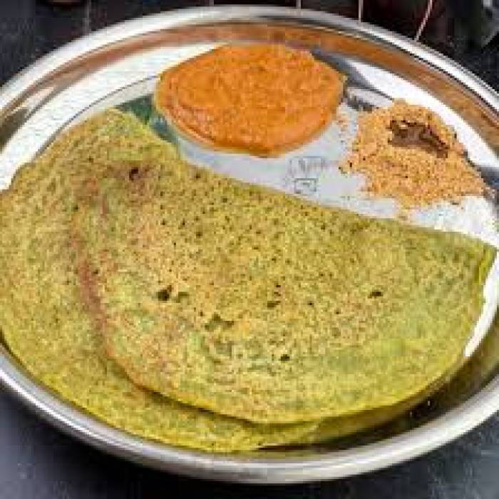 கோதுமை ரவை, உளுந்து தோசை.