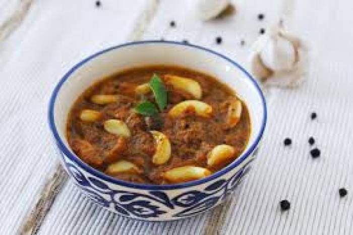 மிளகு - பூண்டு குழம்பு.