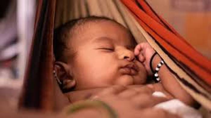 குழந்தையை புடவை தொட்டிலில் தூங்க வைக்க வேண்டும் . அறிவியல் உண்மை.